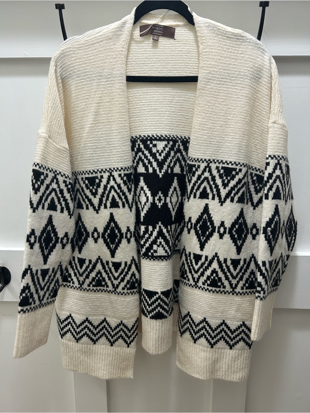 NWOT Cream and Black Open-Front Geometric Cardigan Sweater